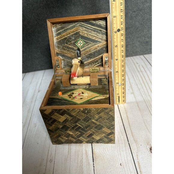Wood Inlay Folk Art Marquetry Mechanical Bird Cigarette Dispenser W/ Chimes - Picture 8 of 9